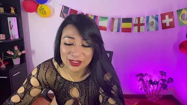 Snapshot of Karina_Yang chatting on July 16, 2026, 11:02 pm Karina Yang online show from July 16, 2026, 11:02 pm