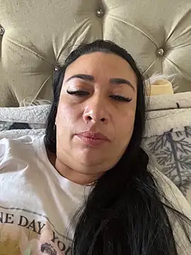 Snapshot of Karina_Yang chatting on December 14, 2025, 12:33 pm Karina Yang online show from December 14, 2025, 12:33 pm