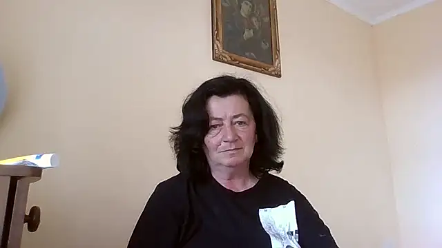Snapshot of GypsiQueen2 chatting on May 31, 2026, 12:55 pm GypsiQueen2 online show from May 31, 2026, 12:55 pm