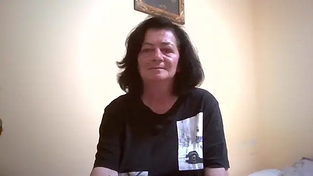 Snapshot of GypsiQueen2 chatting on May 25, 2026, 7:34 pm GypsiQueen2 online show from May 25, 2026, 7:34 pm