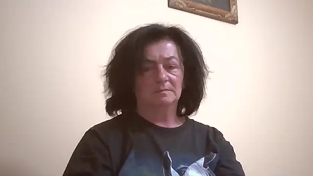 Snapshot of GypsiQueen2 chatting on May 6, 2026, 7:18 pm GypsiQueen2 online show from May 6, 2026, 7:18 pm