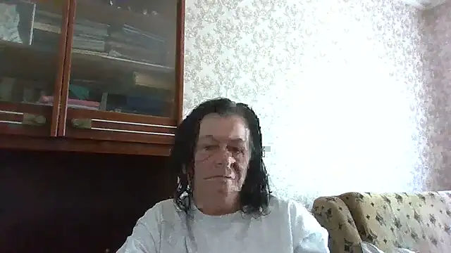 Snapshot of GypsiQueen2 chatting on June 29, 2026, 7:26 am GypsiQueen2 online show from June 29, 2026, 7:26 am