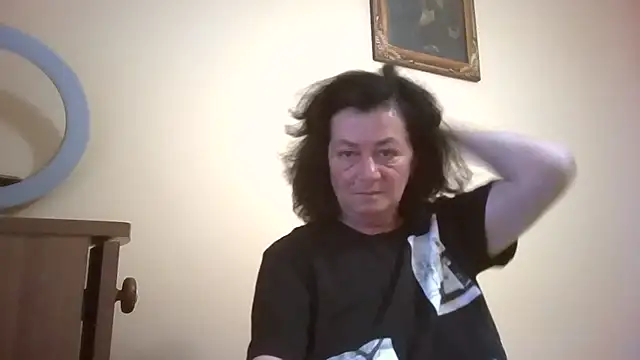 Snapshot of GypsiQueen2 chatting on June 2, 2026, 5:24 pm GypsiQueen2 online show from June 2, 2026, 5:24 pm