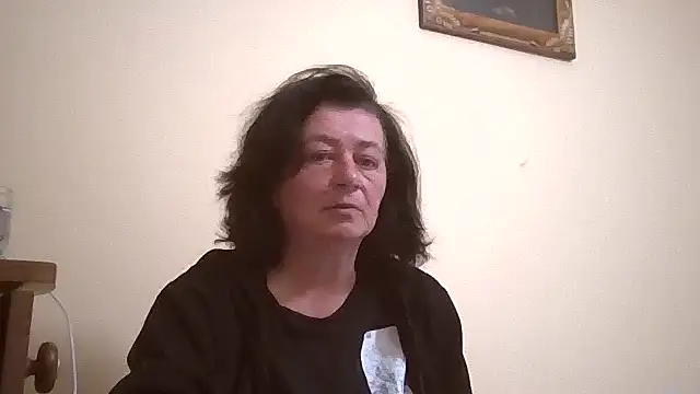 Snapshot of GypsiQueen2 chatting on May 1, 2026, 9:09 pm GypsiQueen2 online show from May 1, 2026, 9:09 pm