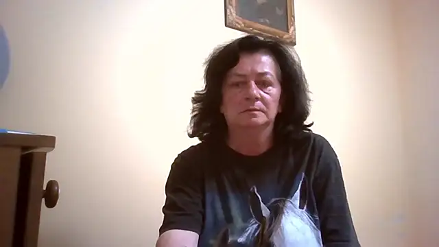 Snapshot of GypsiQueen2 chatting on May 20, 2026, 6:27 pm GypsiQueen2 online show from May 20, 2026, 6:27 pm