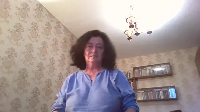 Snapshot of GypsiQueen2 chatting on July 7, 2026, 4:54 pm GypsiQueen2 online show from July 7, 2026, 4:54 pm
