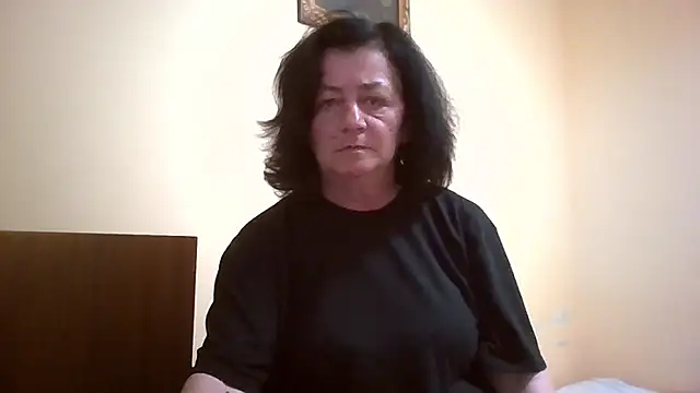 Snapshot of GypsiQueen2 chatting on May 26, 2026, 6:17 pm GypsiQueen2 online show from May 26, 2026, 6:17 pm