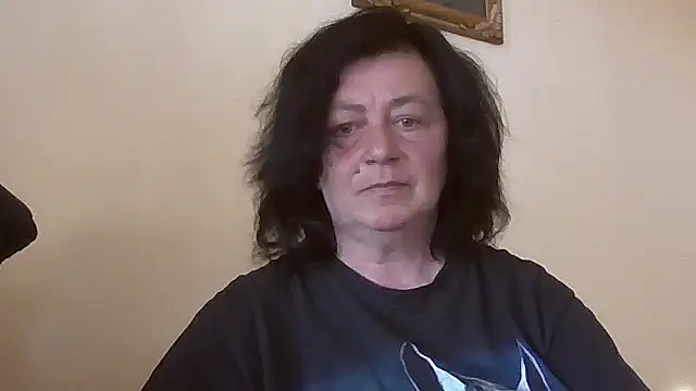 Snapshot of GypsiQueen2 chatting on May 3, 2026, 3:15 pm GypsiQueen2 online show from May 3, 2026, 3:15 pm