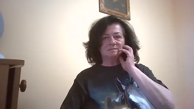 Snapshot of GypsiQueen2 chatting on May 19, 2026, 5:53 pm GypsiQueen2 online show from May 19, 2026, 5:53 pm