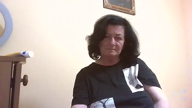 Snapshot of GypsiQueen2 chatting on May 31, 2026, 6:42 pm GypsiQueen2 online show from May 31, 2026, 6:42 pm
