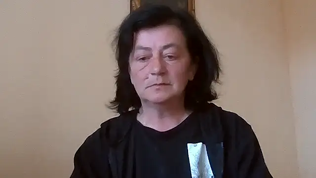 Snapshot of GypsiQueen2 chatting on April 29, 2026, 4:22 pm GypsiQueen2 online show from April 29, 2026, 4:22 pm