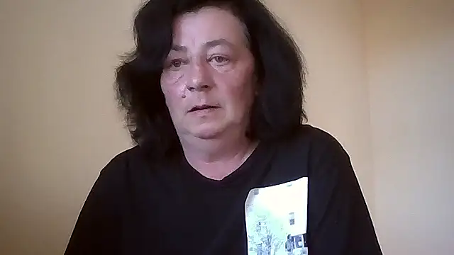 Snapshot of GypsiQueen2 chatting on May 13, 2026, 4:03 pm GypsiQueen2 online show from May 13, 2026, 4:03 pm