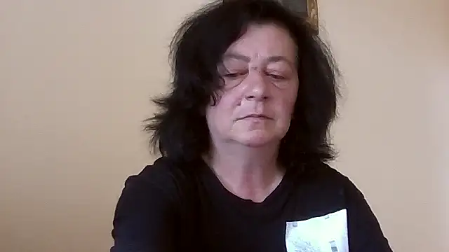 Snapshot of GypsiQueen2 chatting on May 17, 2026, 9:31 am GypsiQueen2 online show from May 17, 2026, 9:31 am