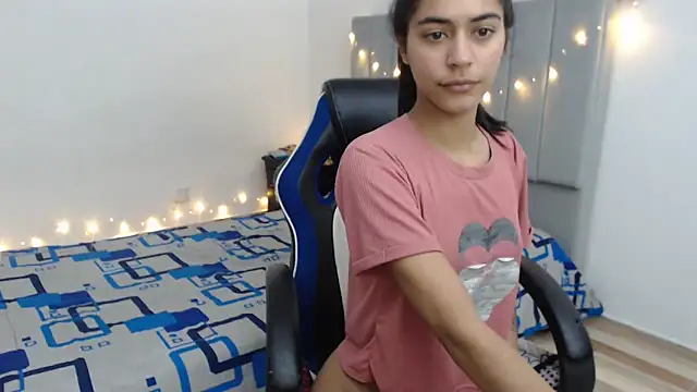 Snapshot of imSophia chatting on March 12, 2025, 8:41 pm imSophia online show from March 12, 2025, 8:41 pm