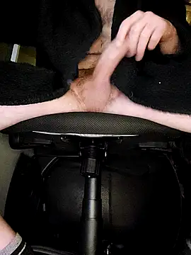 Snapshot of drivingguy chatting on December 17, 2025, 2:16 am drivingguy online show from December 17, 2025, 2:16 am