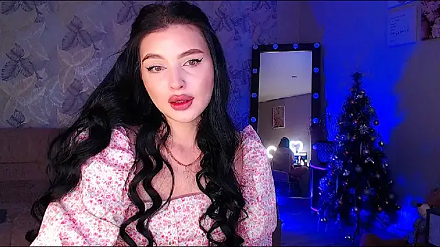 Snapshot of __Malika__ chatting on December 11, 2024, 8:26 am Malika online show from December 11, 2024, 8:26 am