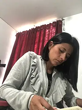 Snapshot of sharoon_cheerry chatting on February 19, 2025, 3:27 pm sharoon cheerry online show from February 19, 2025, 3:27 pm