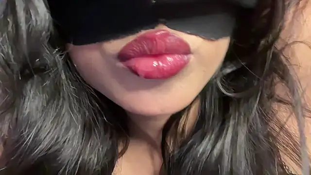 Hottie ishuu online show from April 3, 2026, 7:42 pm