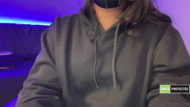 Hottie ishuu online show from November 16, 2025, 5:50 pm