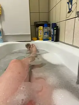 Snapshot of David19932908 chatting on December 16, 2024, 6:27 pm David19932908 online show from December 16, 2024, 6:27 pm