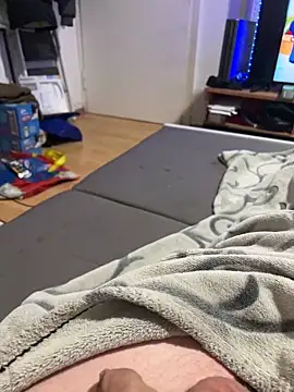 Snapshot of David19932908 chatting on February 18, 2025, 7:52 pm David19932908 online show from February 18, 2025, 7:52 pm