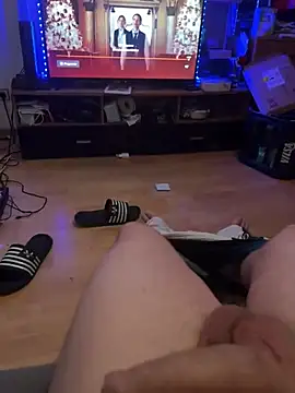 Snapshot of David19932908 chatting on December 10, 2024, 8:27 pm David19932908 online show from December 10, 2024, 8:27 pm