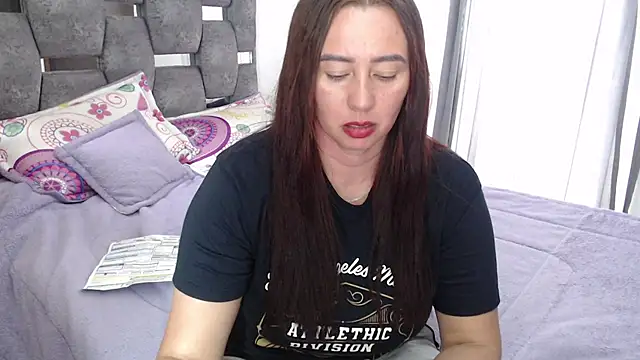 sara hott 1 online show from April 15, 2026, 7:51 pm