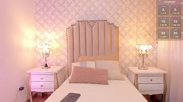 Pia Johnson  online show from March 12, 2026, 11:36 am