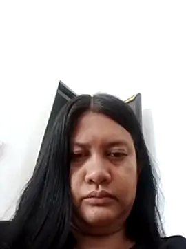 Snapshot of Honeybun25 chatting on November 26, 2025, 2:00 am Honeybun25 online show from November 26, 2025, 2:00 am