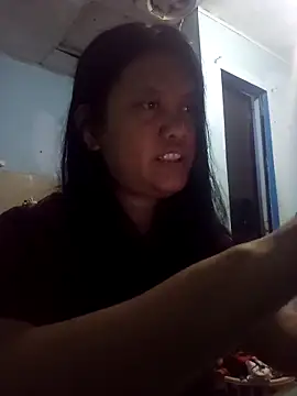 Snapshot of Honeybun25 chatting on September 15, 2025, 2:28 pm Honeybun25 online show from September 15, 2025, 2:28 pm