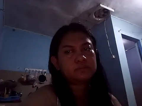 Snapshot of Honeybun25 chatting on February 23, 2026, 1:44 pm Honeybun25 online show from February 23, 2026, 1:44 pm