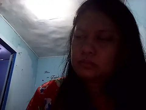 Snapshot of Honeybun25 chatting on January 11, 2026, 7:32 pm Honeybun25 online show from January 11, 2026, 7:32 pm