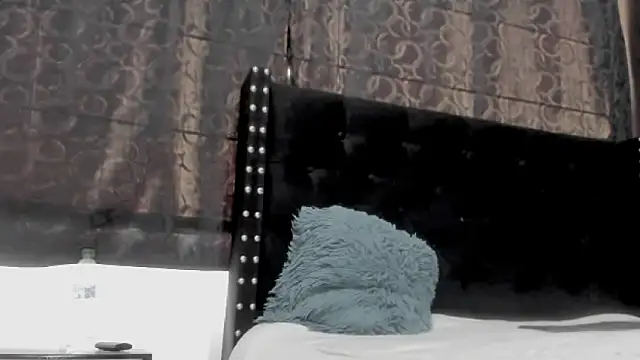 Snapshot of amareto_queen chatting on January 14, 2026, 8:12 pm amareto queen online show from January 14, 2026, 8:12 pm