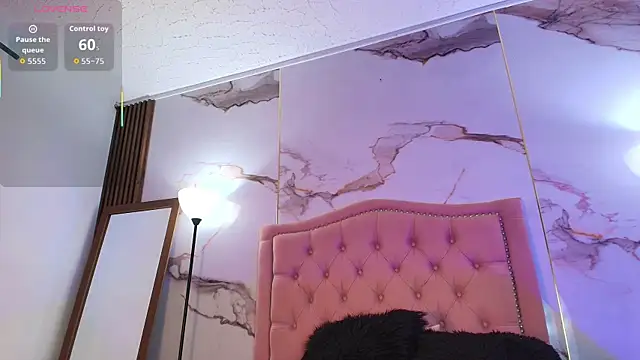 Jade20  online show from November 5, 2025, 9:40 pm