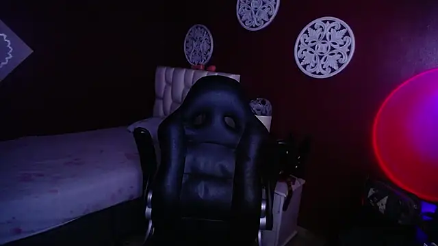 Snapshot of Sarayy_Collins chatting on March 21, 2025, 11:33 am Sarayy Collins online show from March 21, 2025, 11:33 am