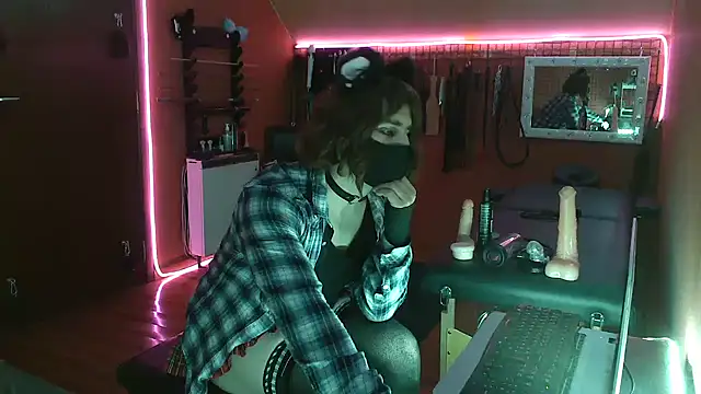 Ginny-the-bdsm-nympho online show from March 9, 2025, 6:00 pm