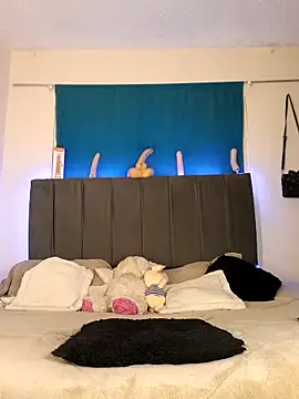 anna dolls  online show from October 22, 2025, 3:39 am