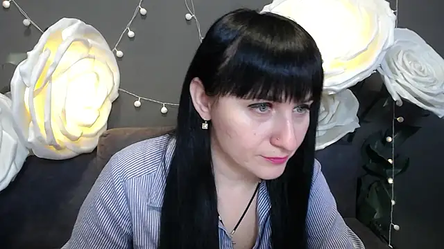 Snapshot of NinaFlawlees chatting on November 19, 2025, 12:49 pm NinaFlawlees online show from November 19, 2025, 12:49 pm