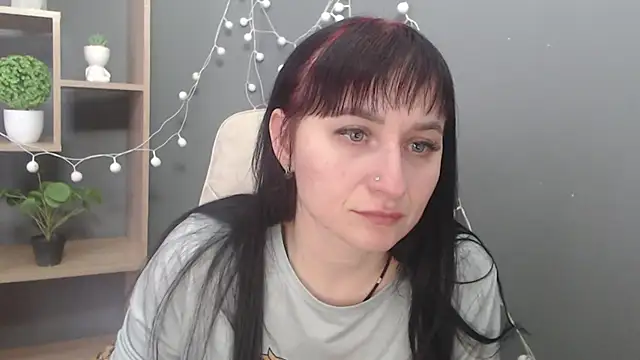 NinaFlawlees online show from January 16, 2026, 12:53 pm