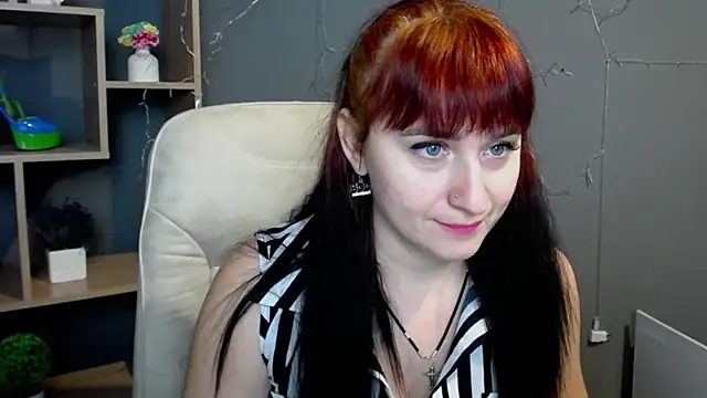 Snapshot of NinaFlawlees chatting on November 17, 2025, 12:53 pm NinaFlawlees online show from November 17, 2025, 12:53 pm