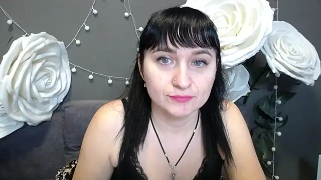 Snapshot of NinaFlawlees chatting on November 23, 2025, 12:59 pm NinaFlawlees online show from November 23, 2025, 12:59 pm