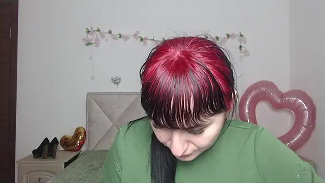 NinaFlawlees online show from March 3, 2026, 1:40 pm