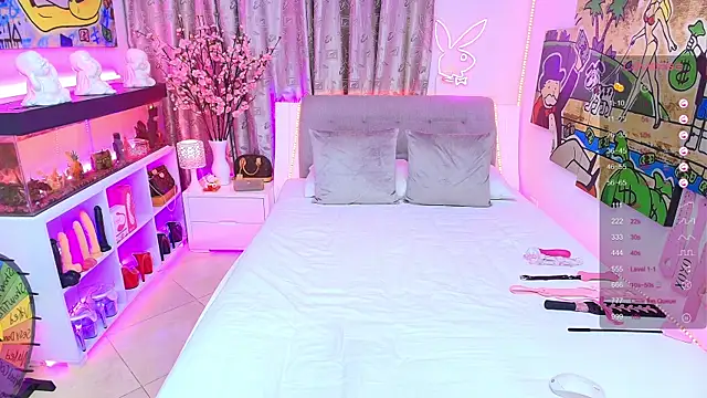 tattooBabyxxx online show from November 6, 2025, 9:41 pm