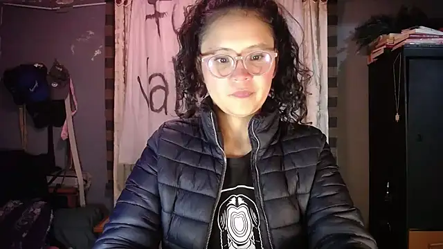 Snapshot of Hathorlove chatting on February 17, 2026, 4:10 am Hathorlove online show from February 17, 2026, 4:10 am