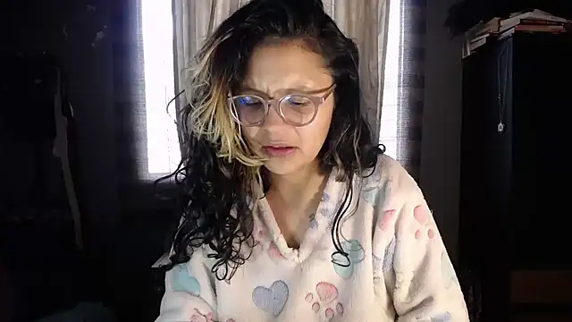 Snapshot of Hathorlove chatting on February 21, 2026, 5:26 pm Hathorlove online show from February 21, 2026, 5:26 pm