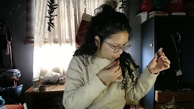 Snapshot of Hathorlove chatting on December 20, 2025, 7:28 pm Hathorlove online show from December 20, 2025, 7:28 pm