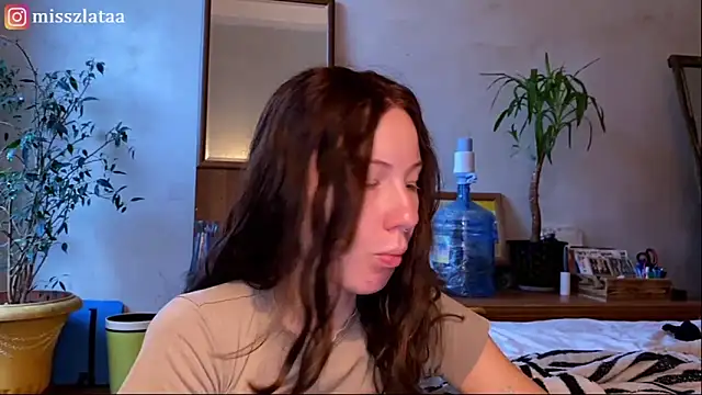 elfess online show from November 5, 2025, 9:45 am