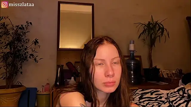 elfess online show from November 17, 2025, 5:44 am