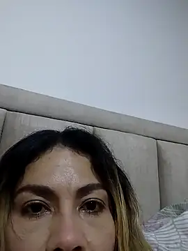 Snapshot of JennyRouse01 chatting on November 30, 2025, 11:27 pm JennyRouse01 online show from November 30, 2025, 11:27 pm