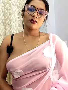 Queen Dolly online show from February 6, 2026, 5:31 pm